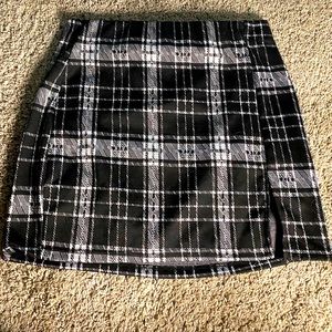 Cute black plaid skirt